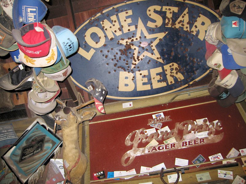 06. Luchenbach saloon interior