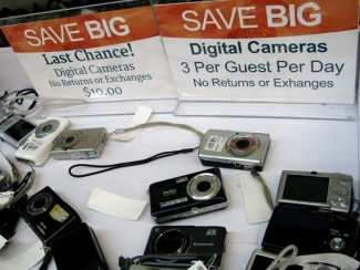 Cheap Cameras at Unclaimed Baggage Center Scottsboro, AL