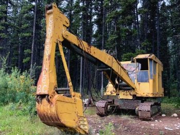 Old Earth mover at Jade City Cassiar Mountain Jade Store