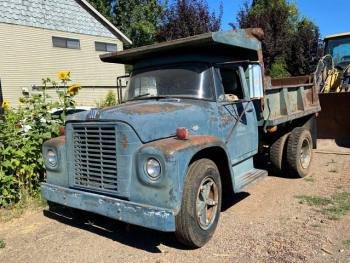 international dump truck