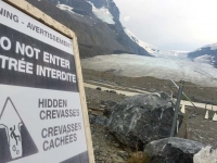 Athabasca Glacier Icefields Warning