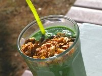Super Green Muck Spirulina Smoothie with Homemade Granola