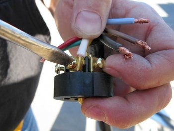 How to fix RV Trailer Cord Plug