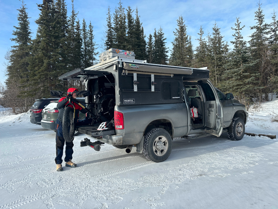 Unloading fat bikes from the Project M